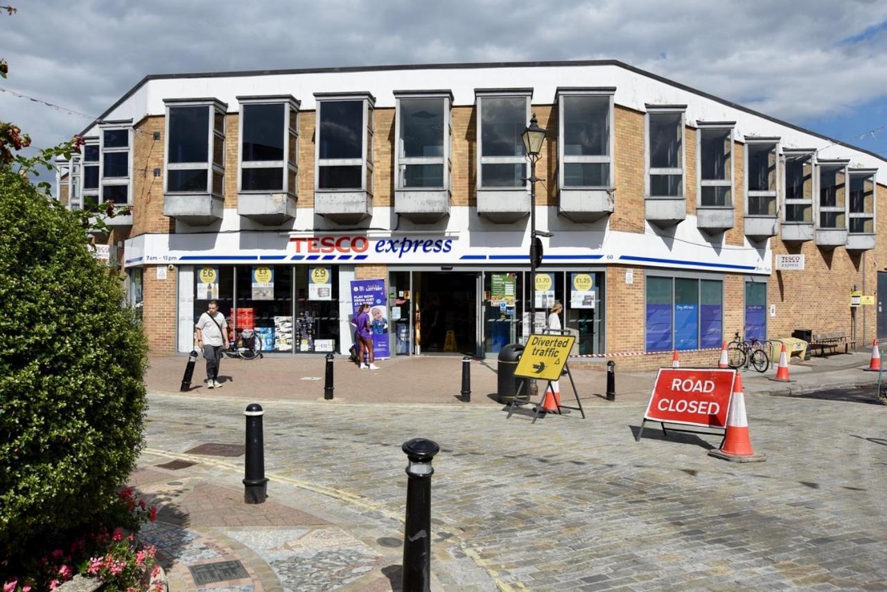 Lancing Apartments - Spacious 2 Bed - Sleeps 6 - Burnham Village Slough Bagian luar foto
